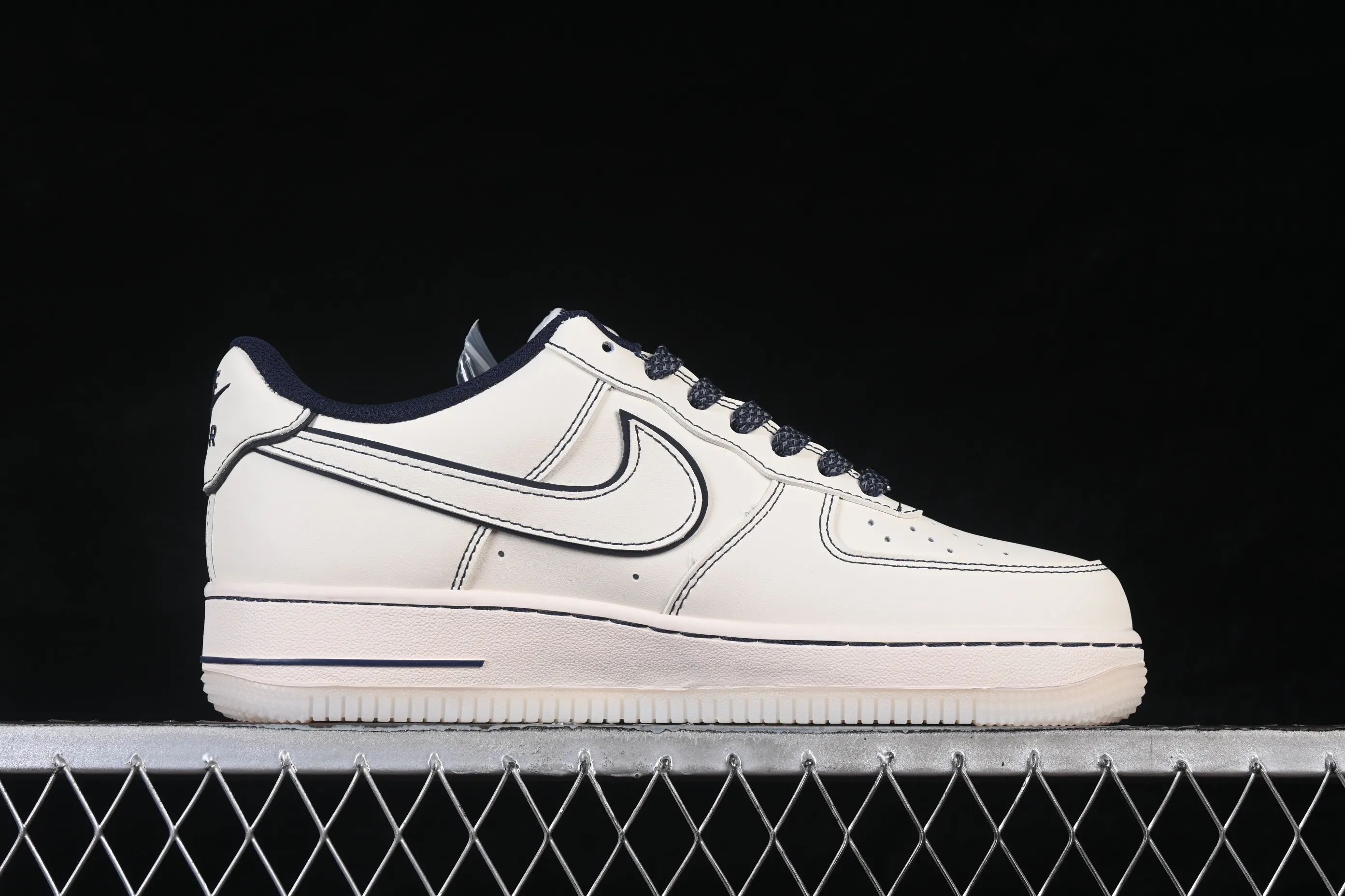 All Categories Nk Air Force 1 Air Force Series Nk Air Force 1 Low Air Force Low Nike Air Force 1'07 Low Bugs Bunny Dark Blue Air Force One Low Casual Shoes SM6668-131